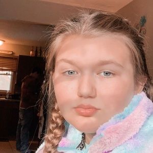 Meet your Posher, Stella